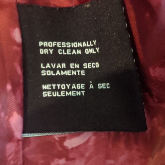 Asymmetrical Red Guess Coat ๐ฏ - Picture 9 of 9